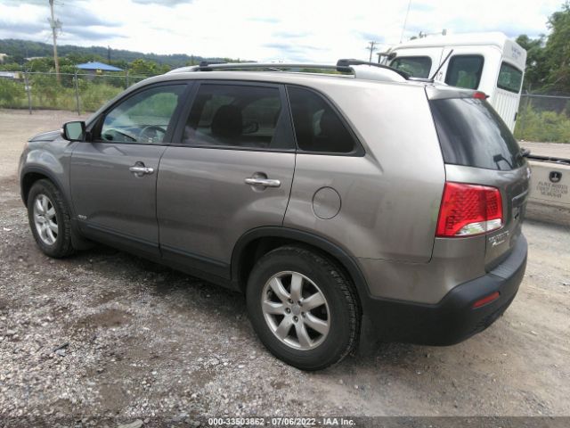 Photo 2 VIN: 5XYKTCA65CG268965 - KIA SORENTO 