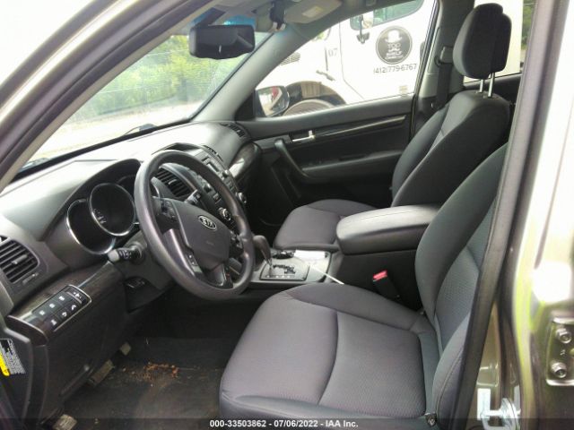 Photo 4 VIN: 5XYKTCA65CG268965 - KIA SORENTO 