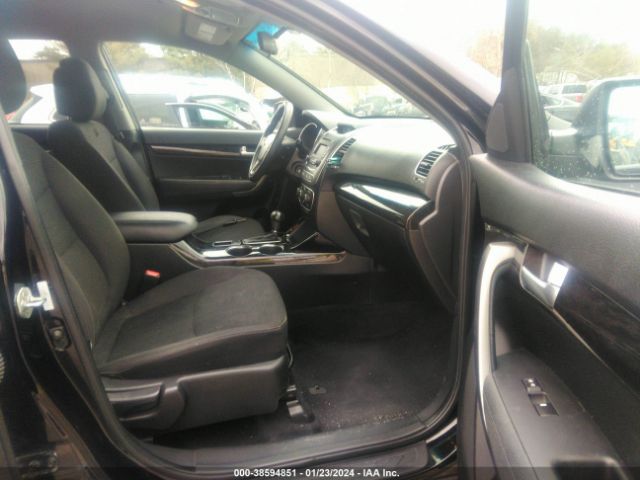 Photo 4 VIN: 5XYKTCA65EG483037 - KIA SORENTO 