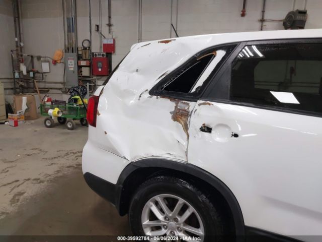 Photo 5 VIN: 5XYKTCA65FG568896 - KIA SORENTO 