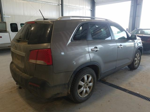 Photo 3 VIN: 5XYKTCA66DG390798 - KIA SORENTO LX 