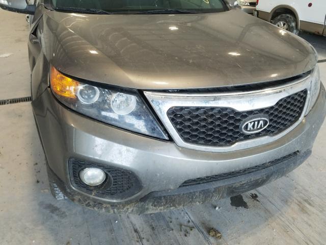 Photo 8 VIN: 5XYKTCA66DG390798 - KIA SORENTO LX 