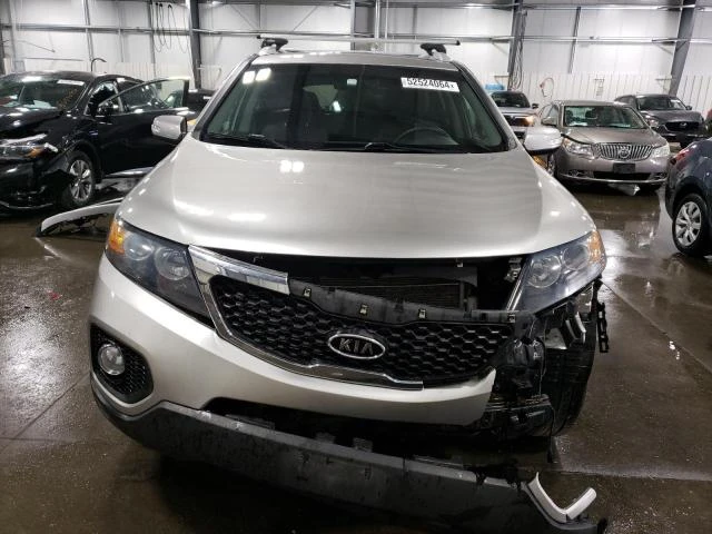 Photo 4 VIN: 5XYKTCA66DG424416 - KIA SORENTO LX 