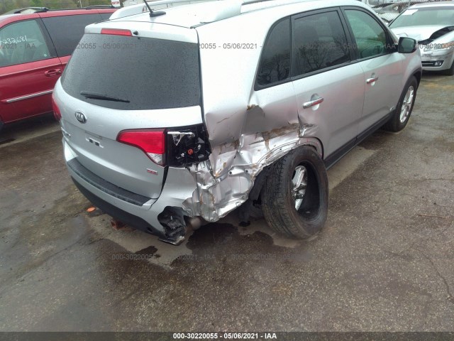 Photo 5 VIN: 5XYKTCA66EG529846 - KIA SORENTO 