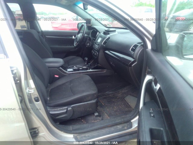 Photo 4 VIN: 5XYKTCA67EG472041 - KIA SORENTO 