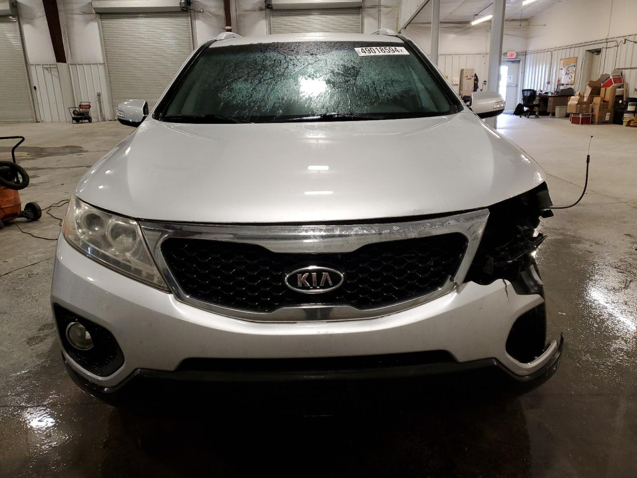 Photo 4 VIN: 5XYKTCA68CG290653 - KIA SORENTO 