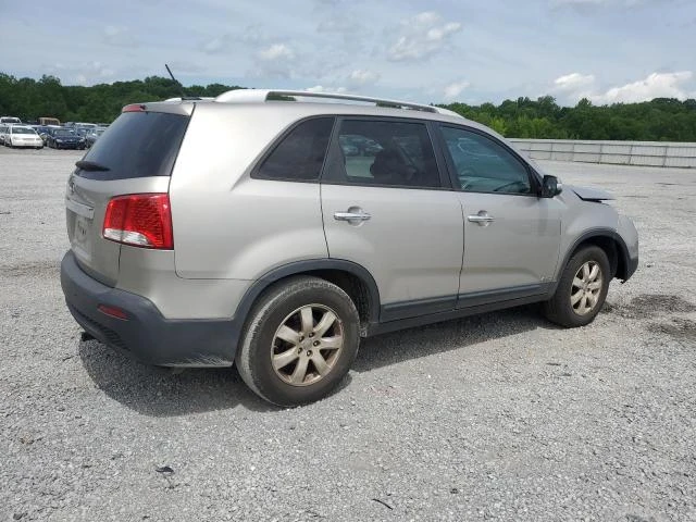 Photo 2 VIN: 5XYKTCA68DG419458 - KIA SORENTO LX 