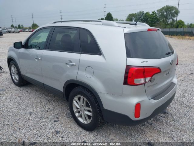 Photo 2 VIN: 5XYKTCA68F6559688 - KIA SORENTO 