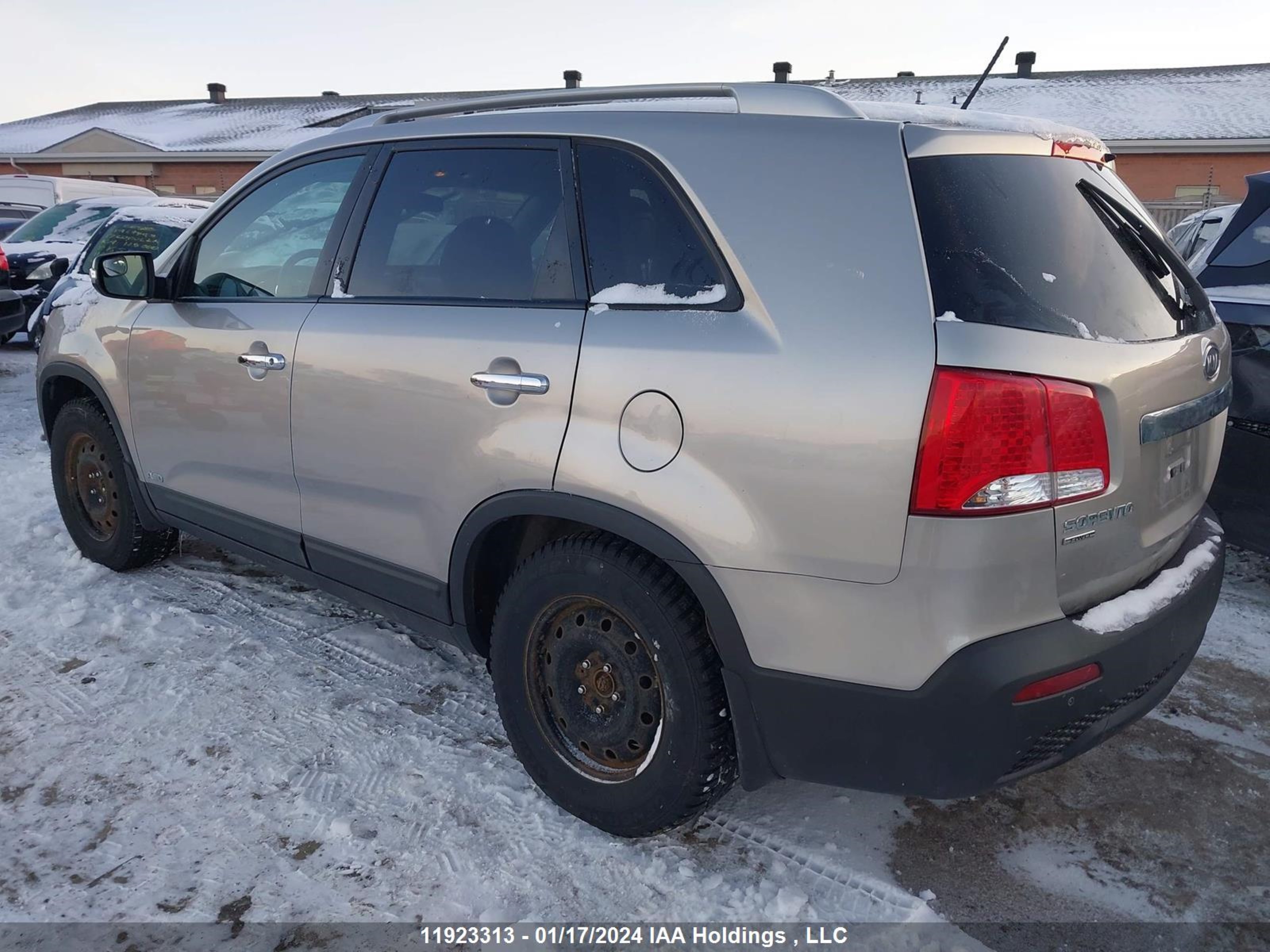 Photo 2 VIN: 5XYKTCA69DG402751 - KIA SORENTO 