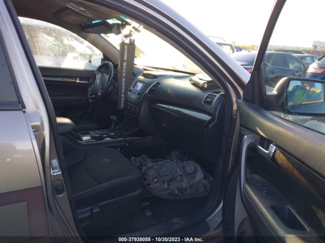 Photo 4 VIN: 5XYKTCA69EG451367 - KIA SORENTO 