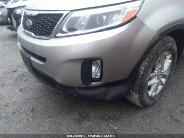 Photo 5 VIN: 5XYKTCA69EG516928 - KIA SORENTO 