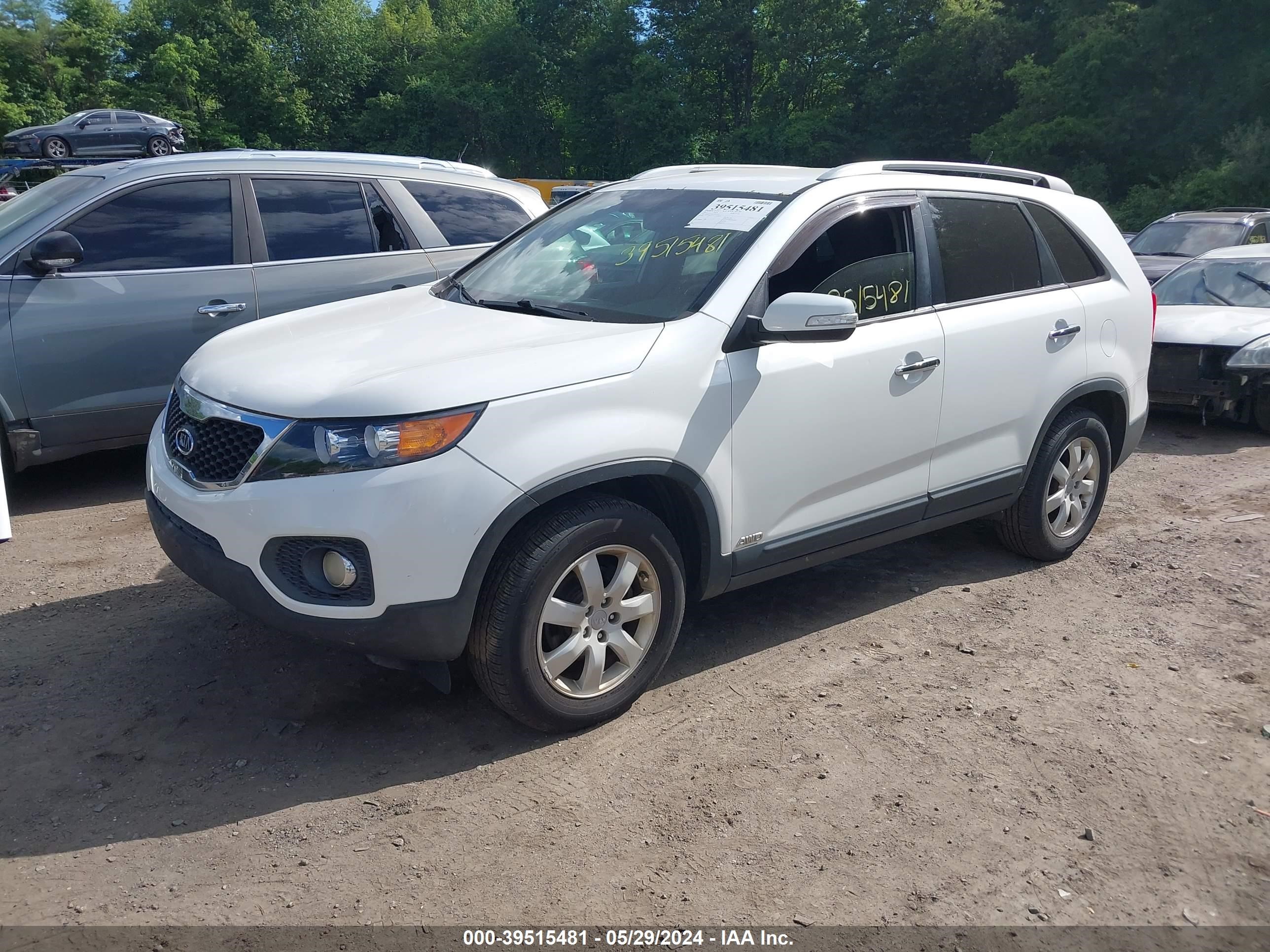 Photo 1 VIN: 5XYKTCA6XCG213735 - KIA SORENTO 