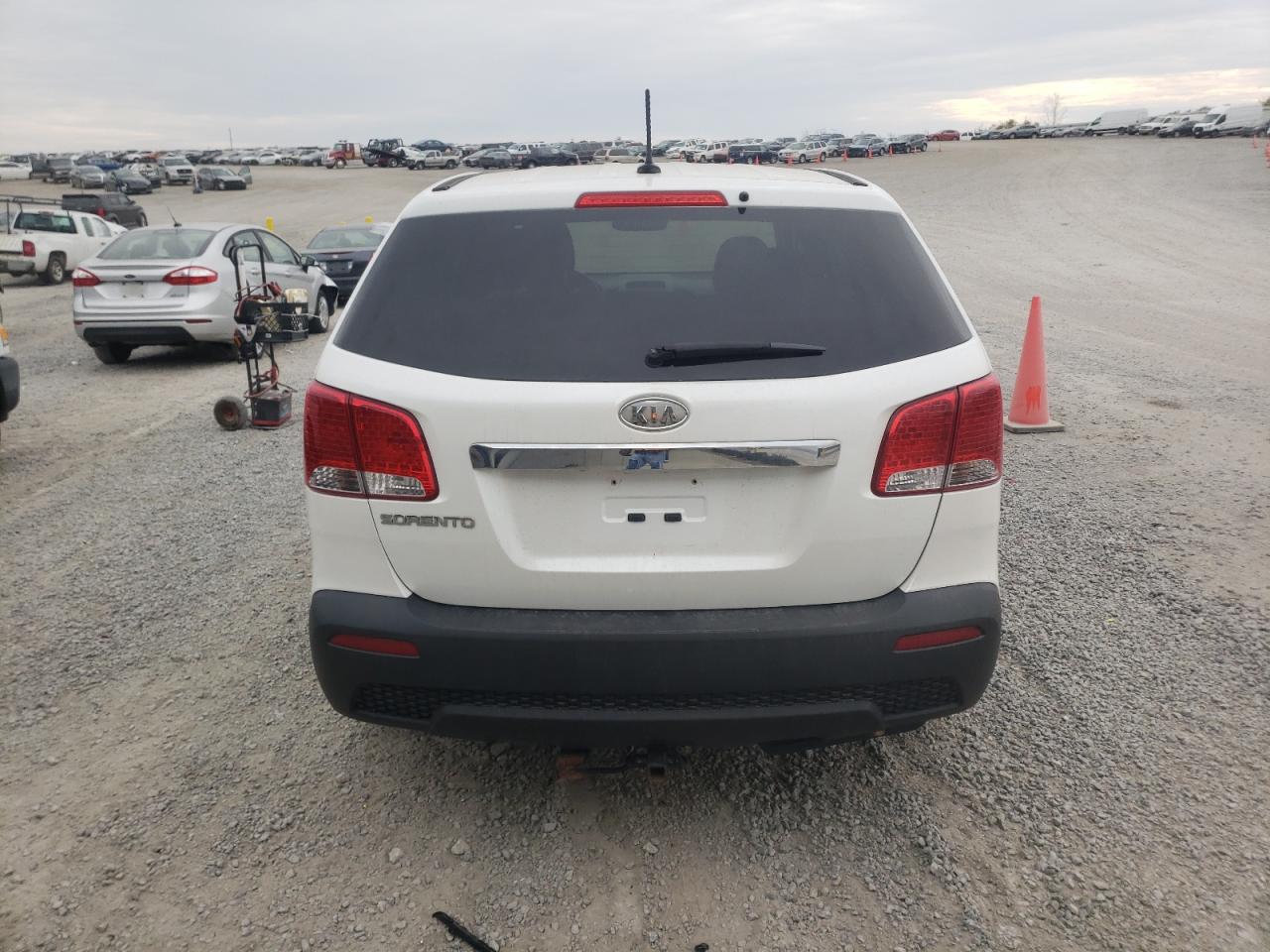 Photo 5 VIN: 5XYKTCA6XCG227201 - KIA SORENTO 