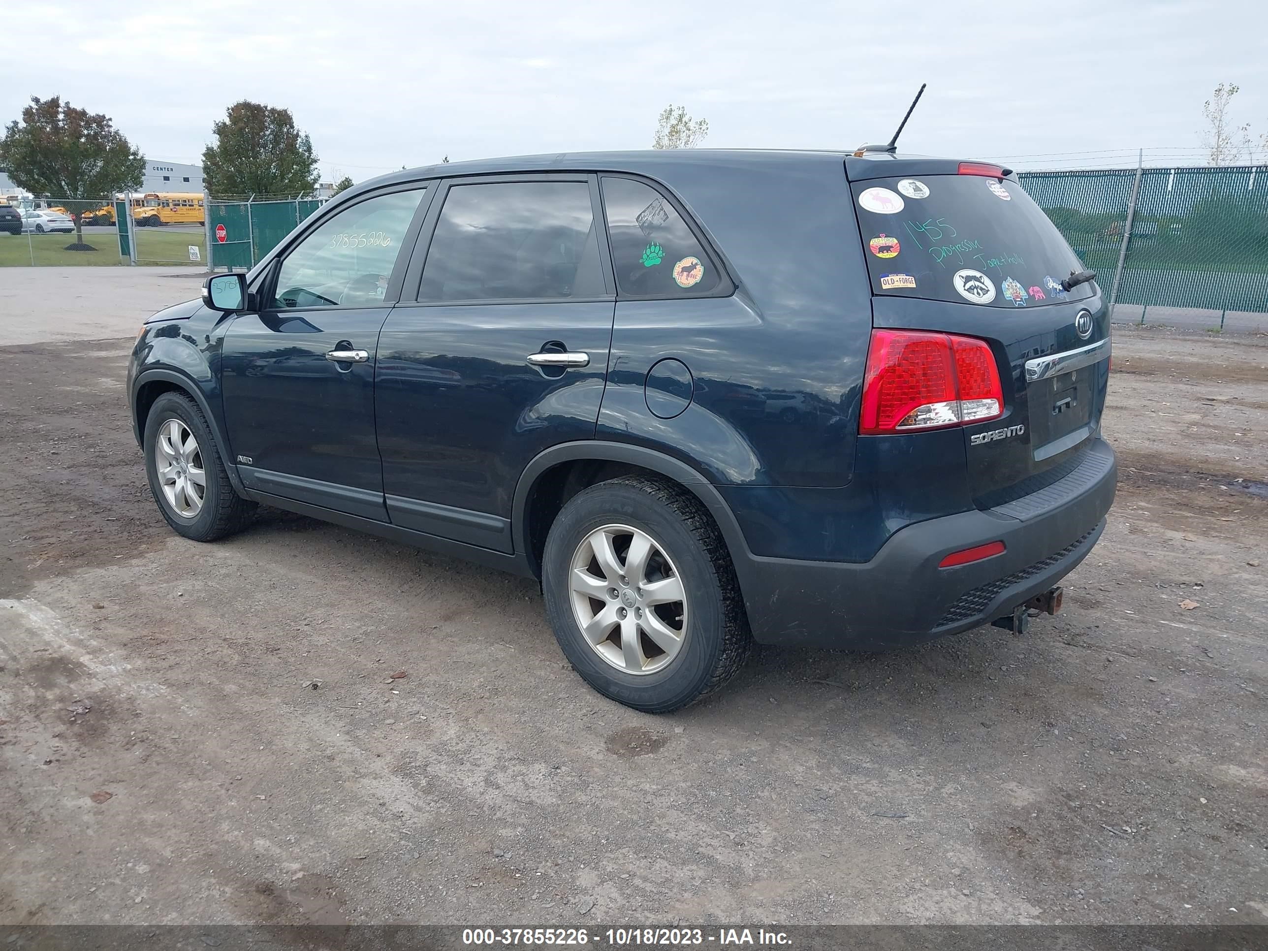 Photo 2 VIN: 5XYKTCA6XCG294798 - KIA SORENTO 