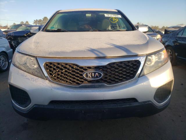 Photo 4 VIN: 5XYKTCA6XDG326490 - KIA SORENTO LX 