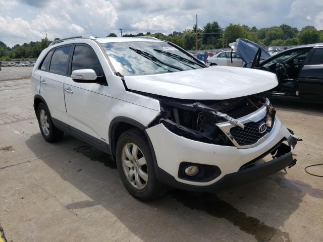 Photo 0 VIN: 5XYKTCA6XDG421373 - KIA SORENTO LX 