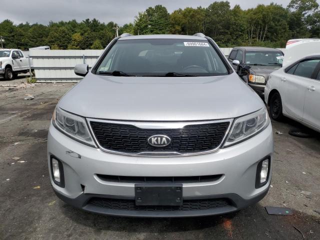 Photo 4 VIN: 5XYKTCA6XEG456075 - KIA SORENTO LX 