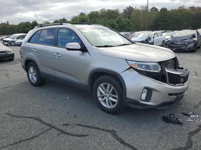 Photo 3 VIN: 5XYKTCA6XEG501967 - KIA SORENTO LX 