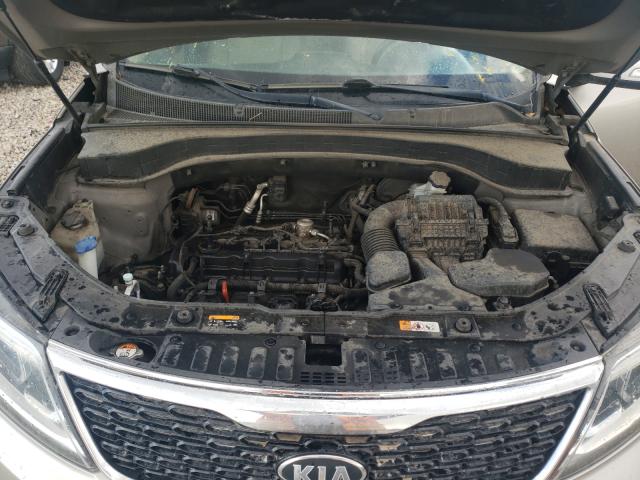 Photo 6 VIN: 5XYKTCA6XEG528196 - KIA SORENTO LX 