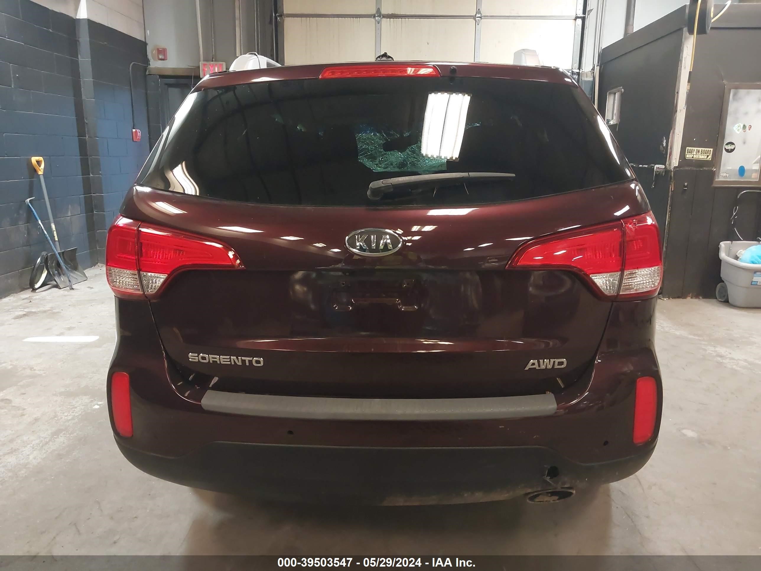 Photo 15 VIN: 5XYKTCA6XEG538145 - KIA SORENTO 