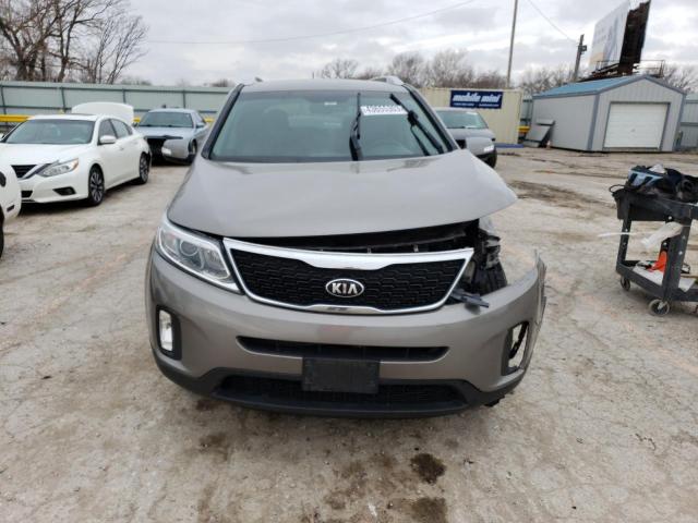 Photo 4 VIN: 5XYKTCA6XFG551429 - KIA SORENTO LX 