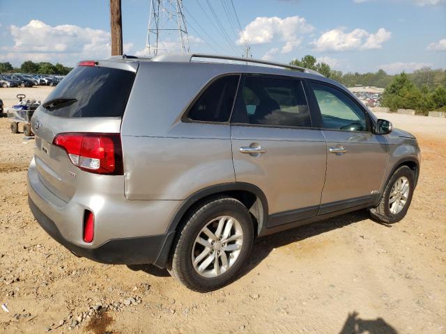 Photo 2 VIN: 5XYKTCA6XFG612696 - KIA SORENTO LX 