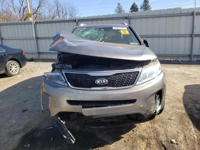 Photo 4 VIN: 5XYKTCA6XFG653894 - KIA SORENTO LX 