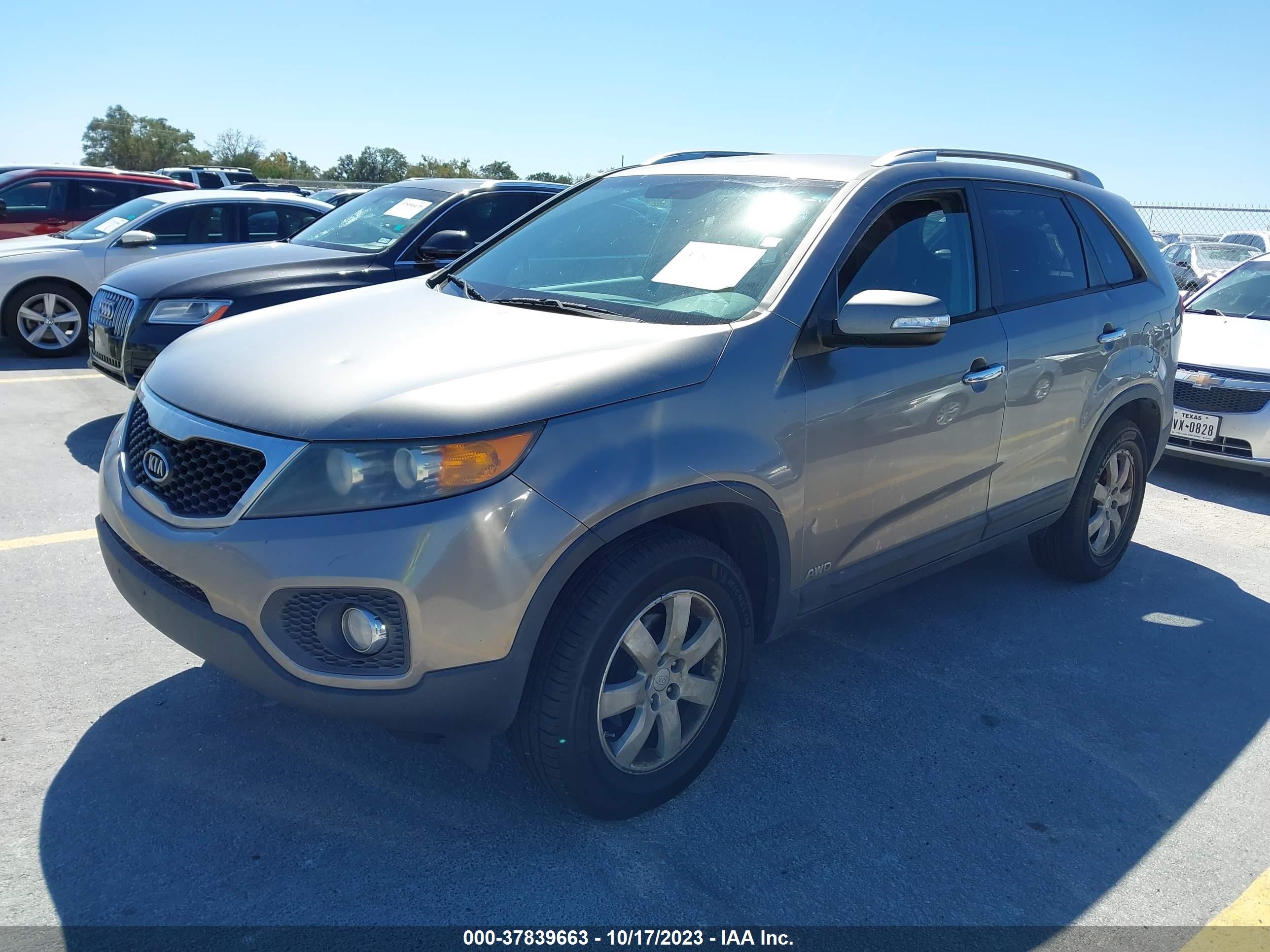 Photo 1 VIN: 5XYKTDA12BG044139 - KIA SORENTO 