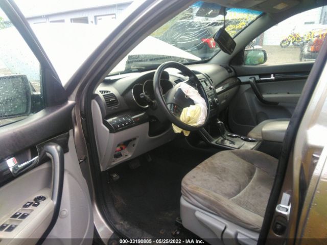 Photo 4 VIN: 5XYKTDA17BG173235 - KIA SORENTO 