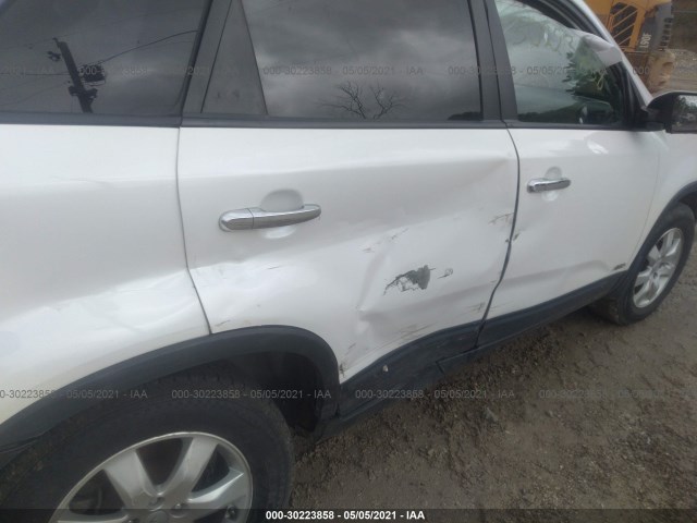 Photo 5 VIN: 5XYKTDA20CG297745 - KIA SORENTO 