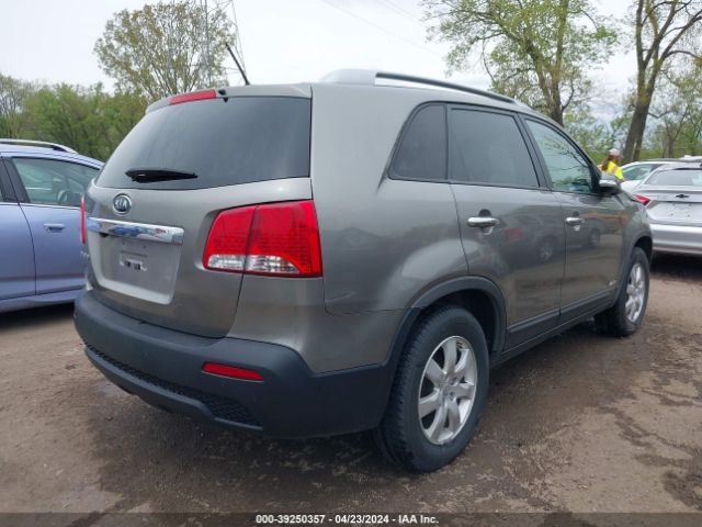 Photo 3 VIN: 5XYKTDA20DG372848 - KIA SORENTO 