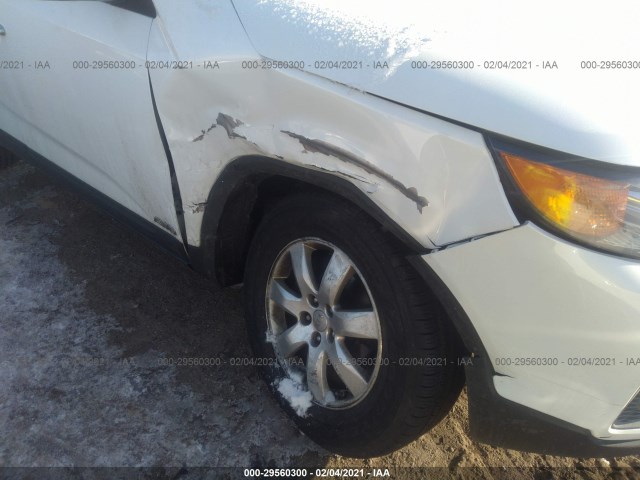 Photo 5 VIN: 5XYKTDA20DG419666 - KIA SORENTO 