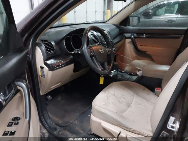 Photo 4 VIN: 5XYKTDA21BG152924 - KIA SORENTO 