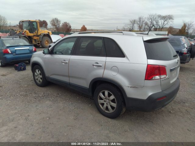 Photo 2 VIN: 5XYKTDA21CG196052 - KIA SORENTO 