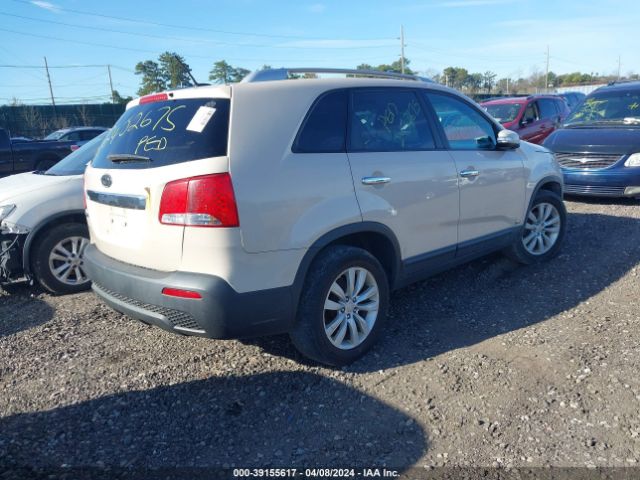 Photo 3 VIN: 5XYKTDA22BG069521 - KIA SORENTO 