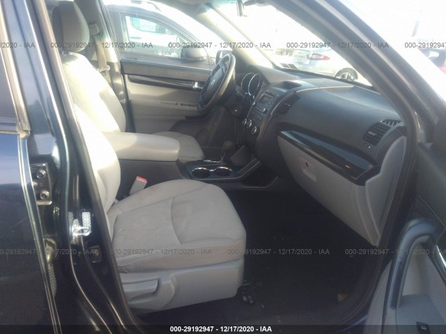 Photo 4 VIN: 5XYKTDA22BG118717 - KIA SORENTO 