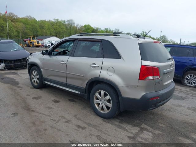 Photo 2 VIN: 5XYKTDA23DG333090 - KIA SORENTO 