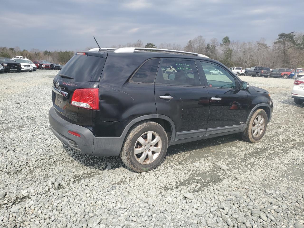 Photo 2 VIN: 5XYKTDA23DG338466 - KIA SORENTO 