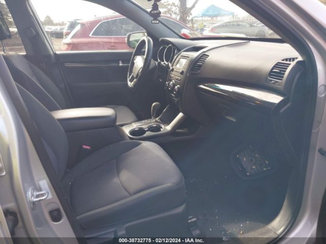 Photo 4 VIN: 5XYKTDA24DG340419 - KIA SORENTO 