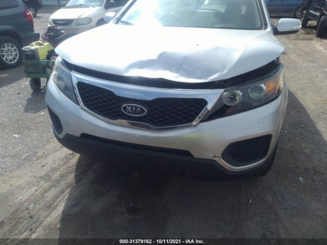 Photo 5 VIN: 5XYKTDA25DG368794 - KIA SORENTO 