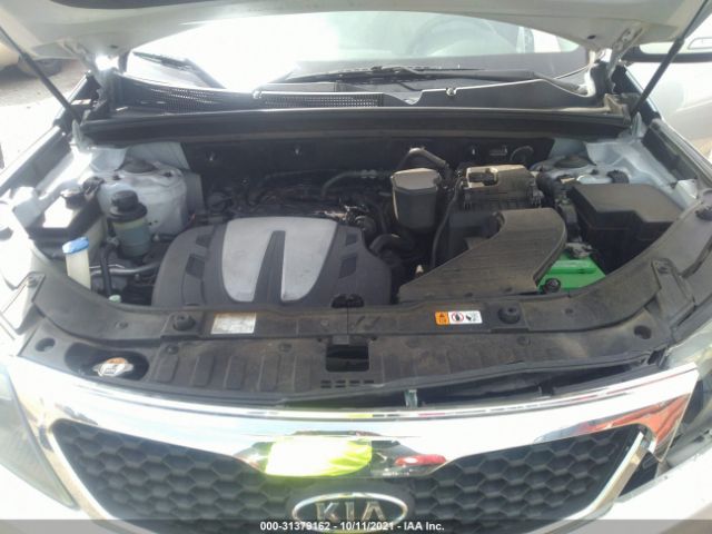 Photo 9 VIN: 5XYKTDA25DG368794 - KIA SORENTO 