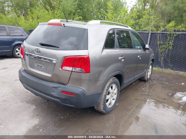 Photo 3 VIN: 5XYKTDA26DG403407 - KIA SORENTO 