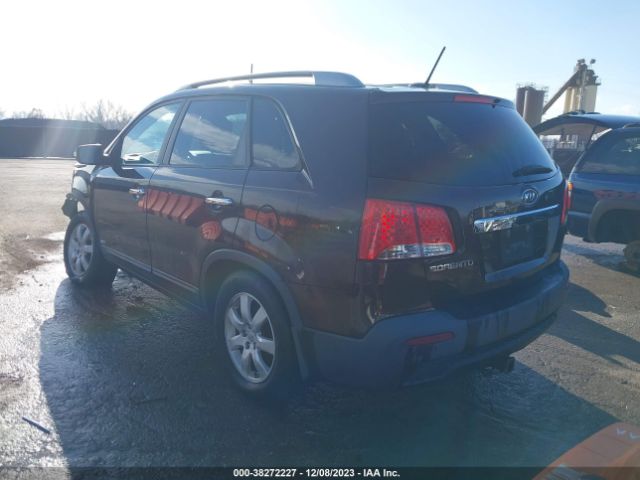 Photo 2 VIN: 5XYKTDA27CG264581 - KIA SORENTO 