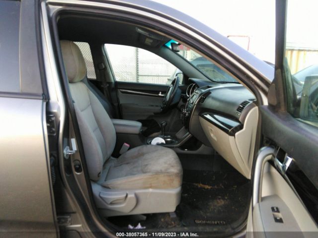 Photo 4 VIN: 5XYKTDA27DG403934 - KIA SORENTO 