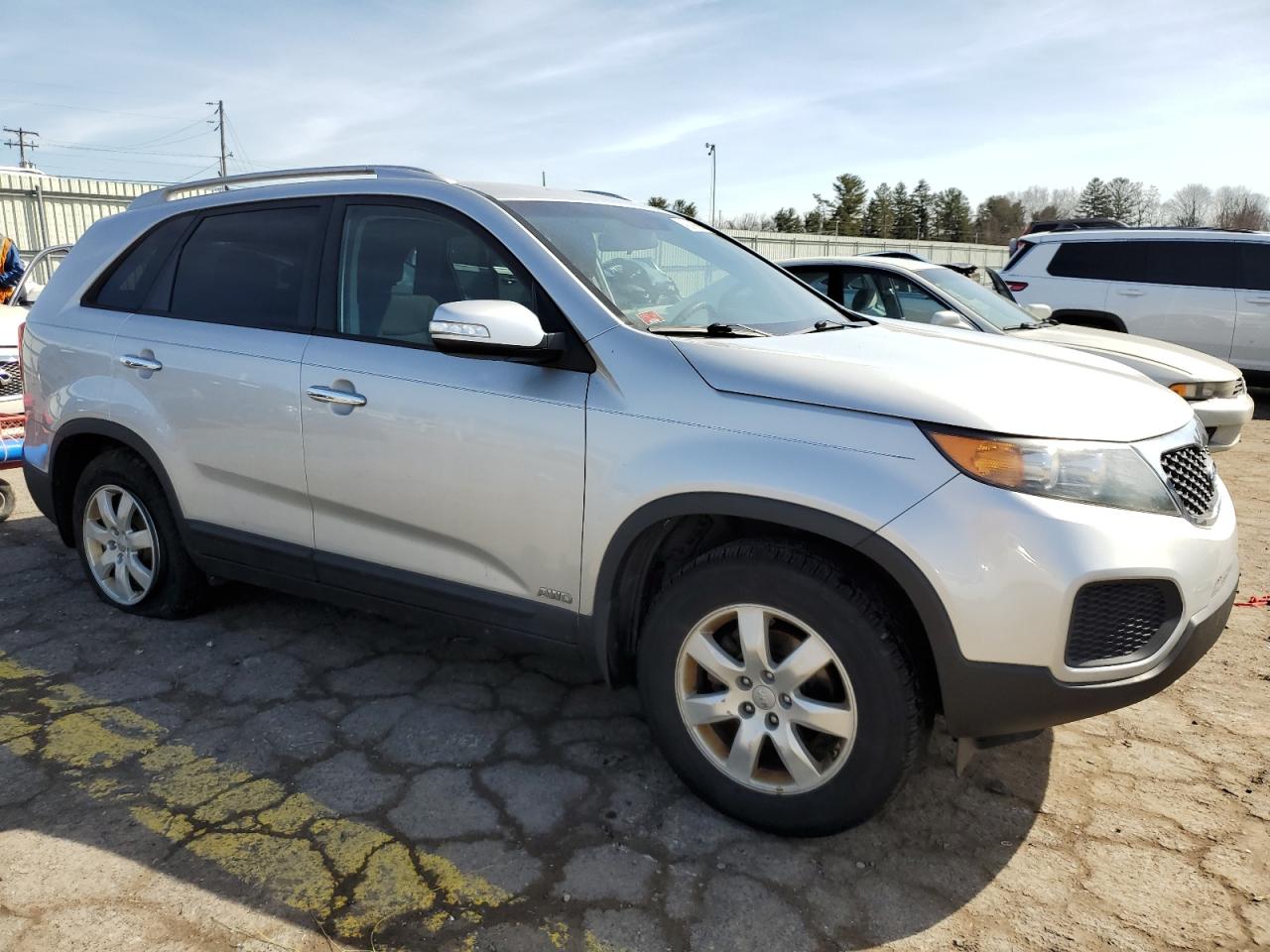 Photo 3 VIN: 5XYKTDA29DG345941 - KIA SORENTO 