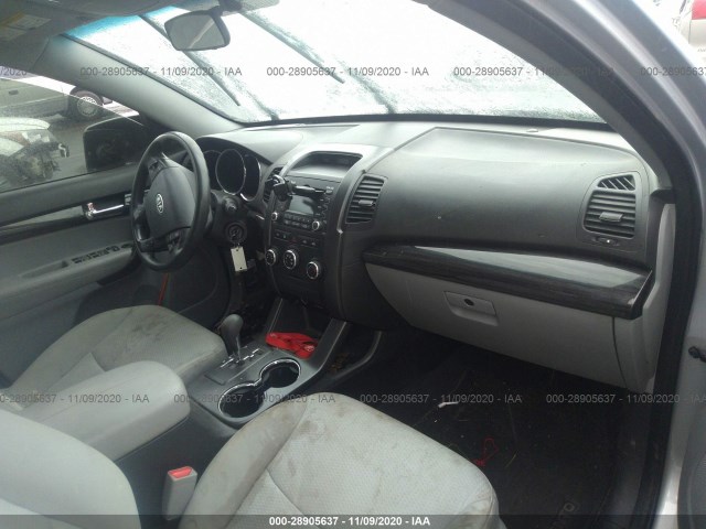 Photo 4 VIN: 5XYKTDA2XDG388653 - KIA SORENTO 