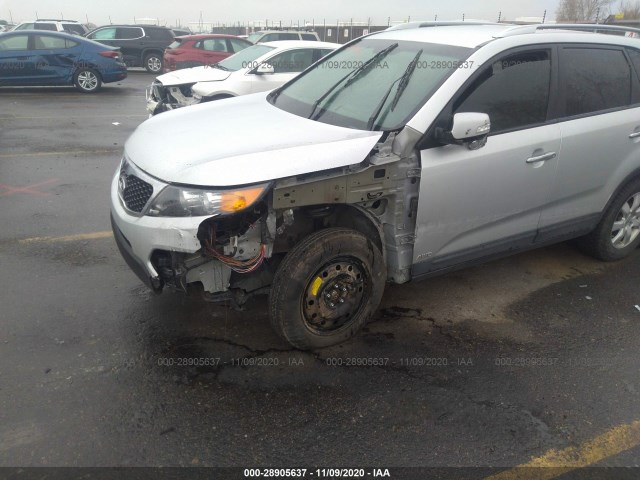 Photo 5 VIN: 5XYKTDA2XDG388653 - KIA SORENTO 