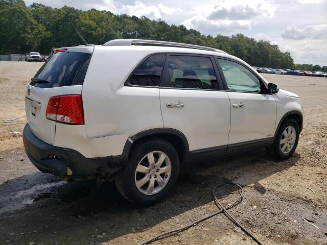 Photo 2 VIN: 5XYKTDA2XDG403491 - KIA SORENTO LX 