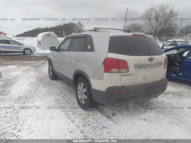 Photo 2 VIN: 5XYKTDA60CG240240 - KIA SORENTO 