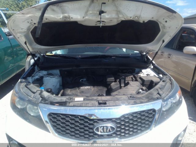 Photo 9 VIN: 5XYKTDA61DG311849 - KIA SORENTO 